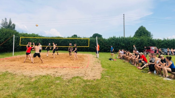 Sīļukalnā biedrība “Saulrozītes” īsteno Mazo grantu projektu "Sīļukalna sporta laukuma labiekārtošana".