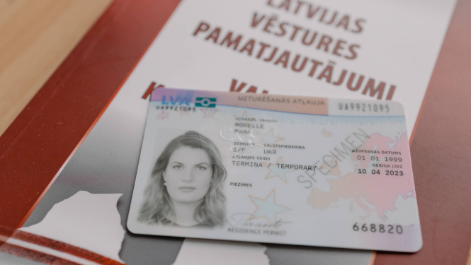 Imigrācijas likuma grozījumi paredz, ka Krievijas Federācijas pilsoņi, kuri nav nokārtojuši latviešu valodas pārbaudi attaisnojošu iemeslu dēļ, var pieteikties uzturēšanās atļaujai uz laiku līdz diviem gadiem