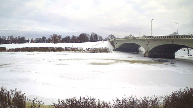Līdz ar spēcīgu atkusni Latvijā paaugstināsies plūdu risks