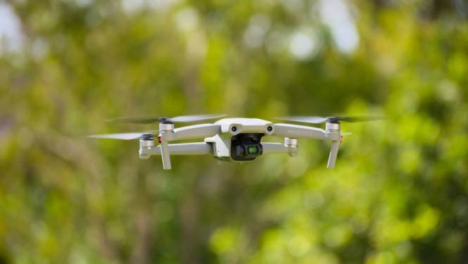 Aicinām piedalīties aptaujā par informatīvo semināru "Bezpilota lidaparātu (dronu) droša un tiesiska izmantošana"