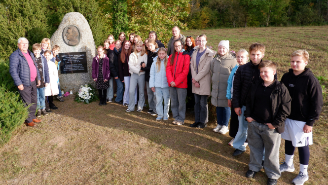 Oktobris izcilā komponista Jāņa Ivanova zīmē