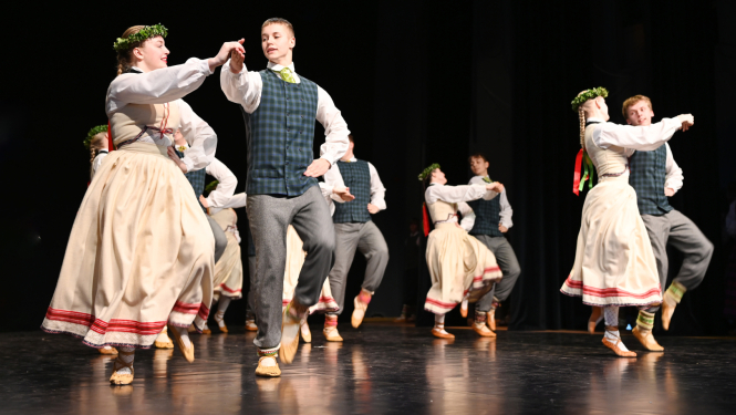 Aizvadīta Preiļu novada bērnu un jauniešu tautas deju kolektīvu koprepertuāra apguves un dalībnieku atlases deju skate