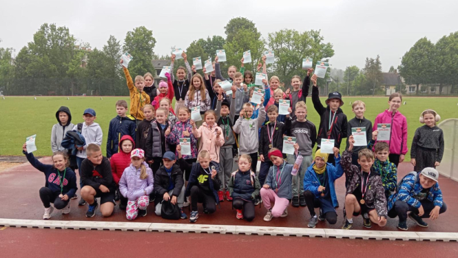 Aizvadītas Preiļu novada BJSS vieglatlētikas sacensības četrcīņā U-10,U-12 grupām