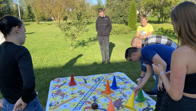  Preiļu novada jauniešu iniciatīvu projektu konkursa “Paplašini robežas!” ietvaros Riebiņu vidusskolā veiksmīgi realizēts projekts “Ielecam jaunajā mācību gadā”