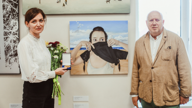 Jāzepa Pīgožņa balvu Latvijas ainavu glezniecībā iegūst māksliniece Anna Afanasjeva ar darbu “Pie jūras” 