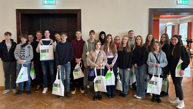 Preiļu novada pašvaldības jaunieši piedalās akcijas atklāšanas pasākumā "Atpakaļ uz skolu/Atpakaļ uz Universitāti"