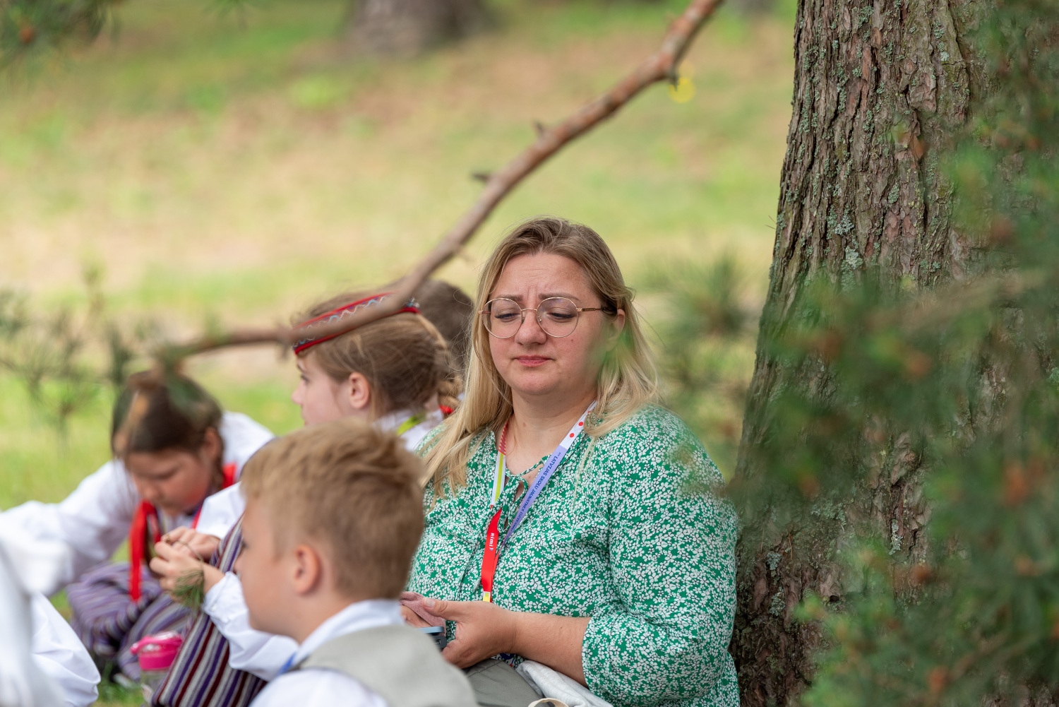 XIII Latvijas Skolu jaunatnes dziesmu un deju svētki: folkloras kopu programma "Dindaru, dandaru, radu novadu rakstus"