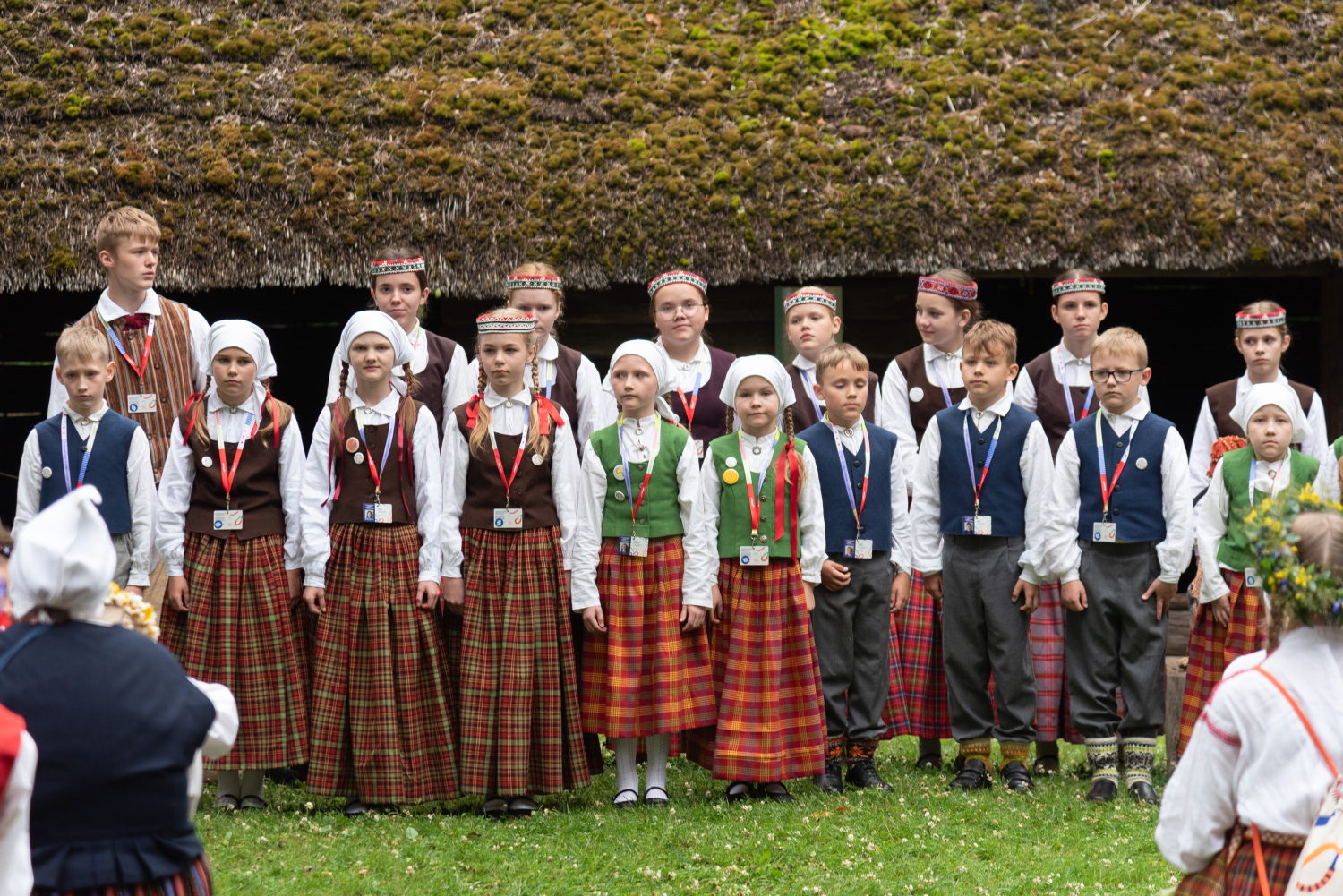 XIII Latvijas Skolu jaunatnes dziesmu un deju svētki: folkloras kopu programma "Dindaru, dandaru, radu novadu rakstus"