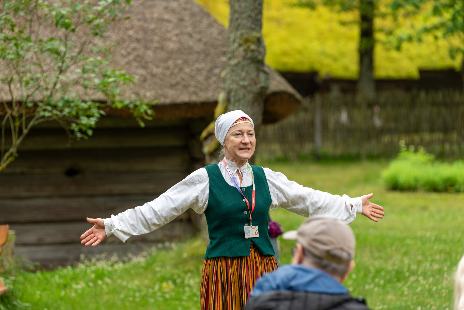 XIII Latvijas Skolu jaunatnes dziesmu un deju svētki: folkloras kopu programma "Dindaru, dandaru, radu novadu rakstus"