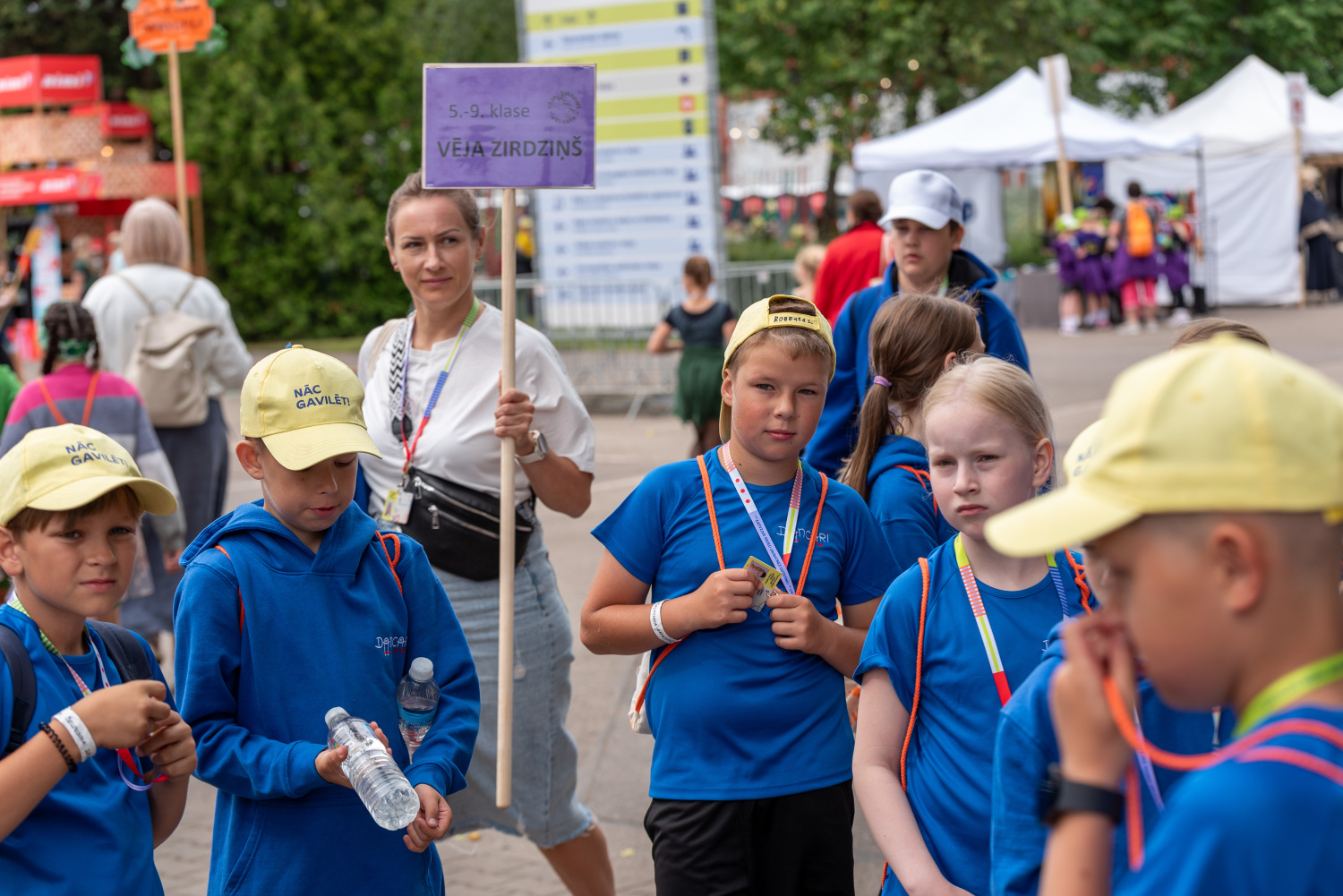 XIII Latvijas Skolu jaunatnes dziesmu un deju svētki: Folkloras kopu programma „Dindaru, dandaru – re, kā varu” un Deju lielkoncerta "Es atvēru Laimas dārzu" mēģinājums