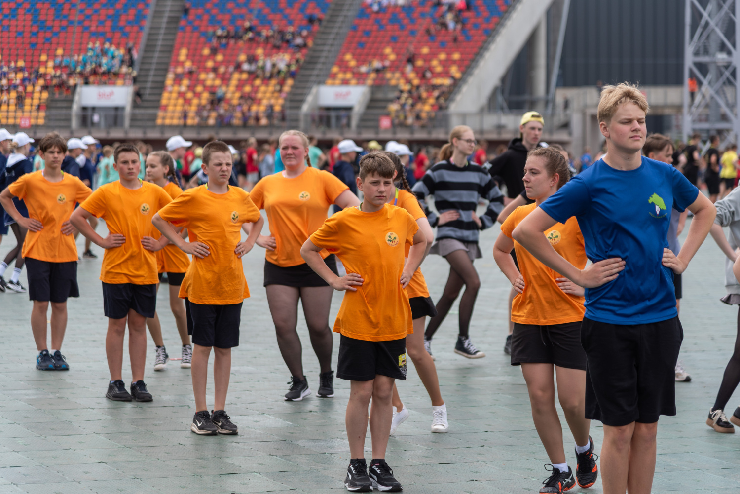XIII Latvijas Skolu jaunatnes dziesmu un deju svētki: Folkloras kopu programma „Dindaru, dandaru – re, kā varu” un Deju lielkoncerta "Es atvēru Laimas dārzu" mēģinājums