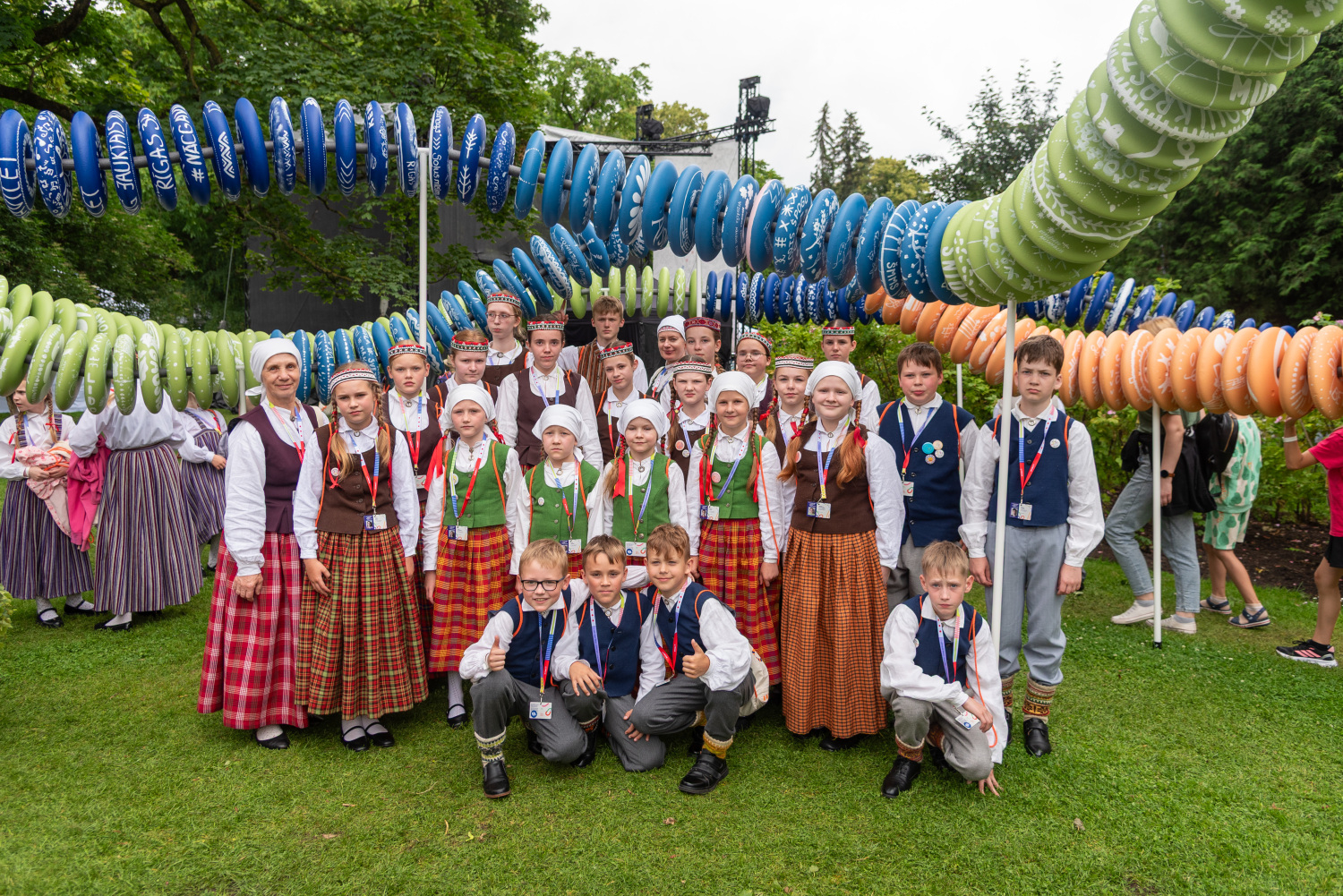 XIII Latvijas Skolu jaunatnes dziesmu un deju svētki: Folkloras kopu programma „Dindaru, dandaru – re, kā varu” un Deju lielkoncerta "Es atvēru Laimas dārzu" mēģinājums
