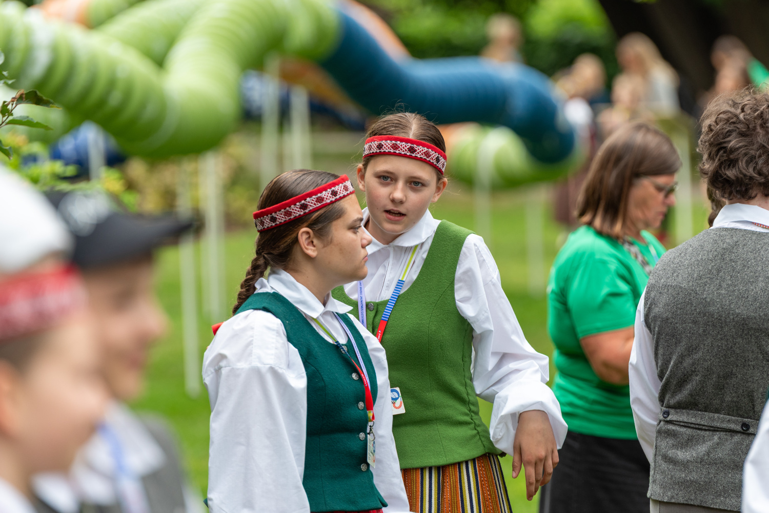 XIII Latvijas Skolu jaunatnes dziesmu un deju svētki: Folkloras kopu programma „Dindaru, dandaru – re, kā varu” un Deju lielkoncerta "Es atvēru Laimas dārzu" mēģinājums