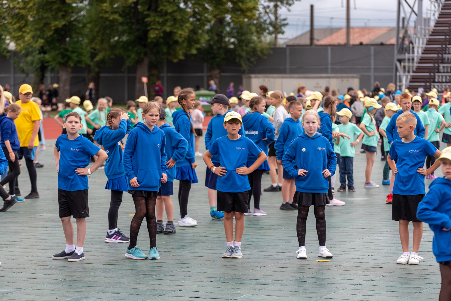 XIII Latvijas Skolu jaunatnes dziesmu un deju svētki: Folkloras kopu programma „Dindaru, dandaru – re, kā varu” un Deju lielkoncerta "Es atvēru Laimas dārzu" mēģinājums