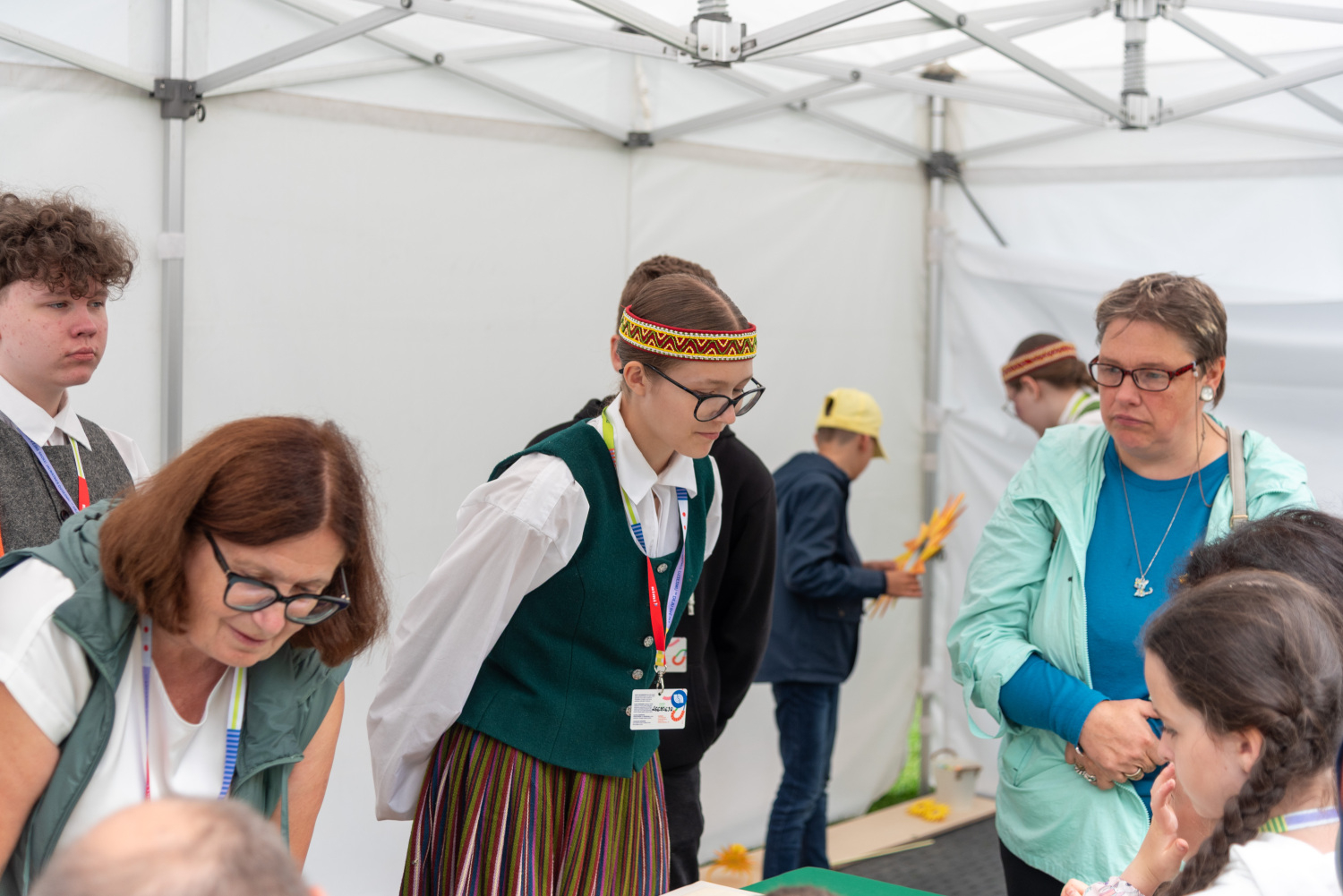 XIII Latvijas Skolu jaunatnes dziesmu un deju svētki: Folkloras kopu programma „Dindaru, dandaru – re, kā varu” un Deju lielkoncerta "Es atvēru Laimas dārzu" mēģinājums