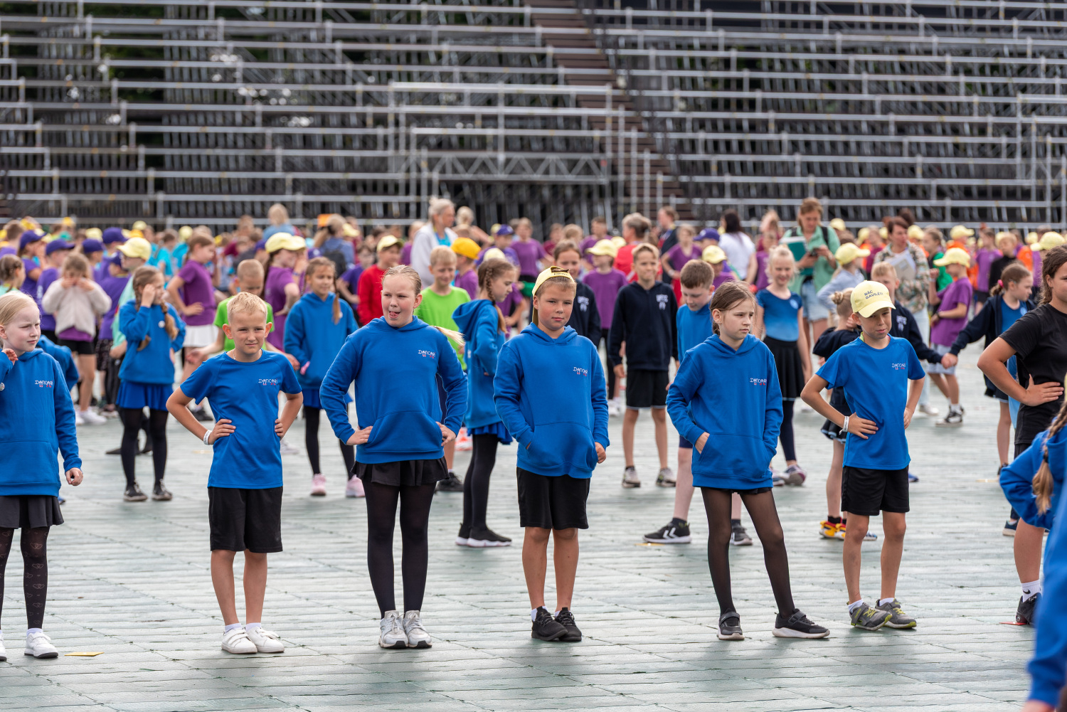 XIII Latvijas Skolu jaunatnes dziesmu un deju svētki: Folkloras kopu programma „Dindaru, dandaru – re, kā varu” un Deju lielkoncerta "Es atvēru Laimas dārzu" mēģinājums