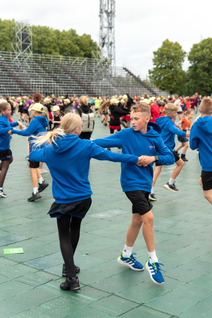 XIII Latvijas Skolu jaunatnes dziesmu un deju svētki: Folkloras kopu programma „Dindaru, dandaru – re, kā varu” un Deju lielkoncerta "Es atvēru Laimas dārzu" mēģinājums