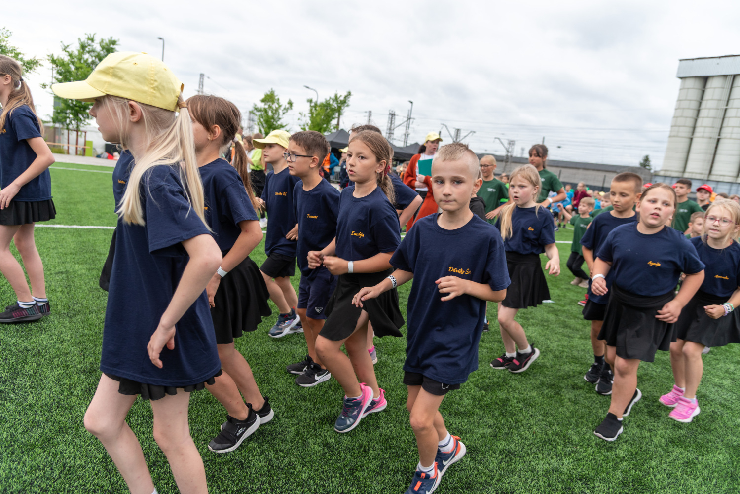 XIII Latvijas Skolu jaunatnes dziesmu un deju svētki: Folkloras kopu programma „Dindaru, dandaru – re, kā varu” un Deju lielkoncerta "Es atvēru Laimas dārzu" mēģinājums