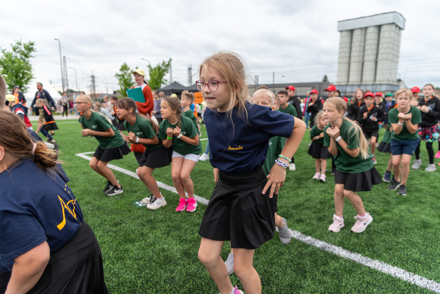 XIII Latvijas Skolu jaunatnes dziesmu un deju svētki: Folkloras kopu programma „Dindaru, dandaru – re, kā varu” un Deju lielkoncerta "Es atvēru Laimas dārzu" mēģinājums