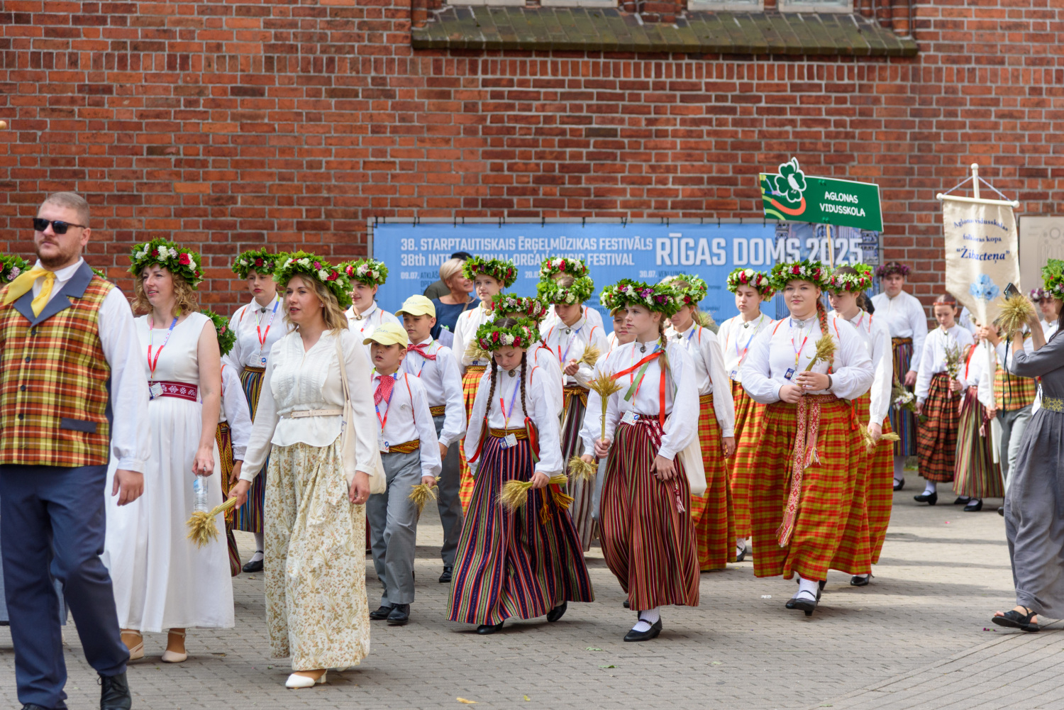 XIII Latvijas Skolu jaunatnes dziesmu un deju svētki: Svētku gājiens 