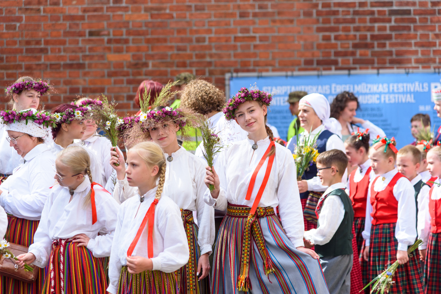 XIII Latvijas Skolu jaunatnes dziesmu un deju svētki: Svētku gājiens 