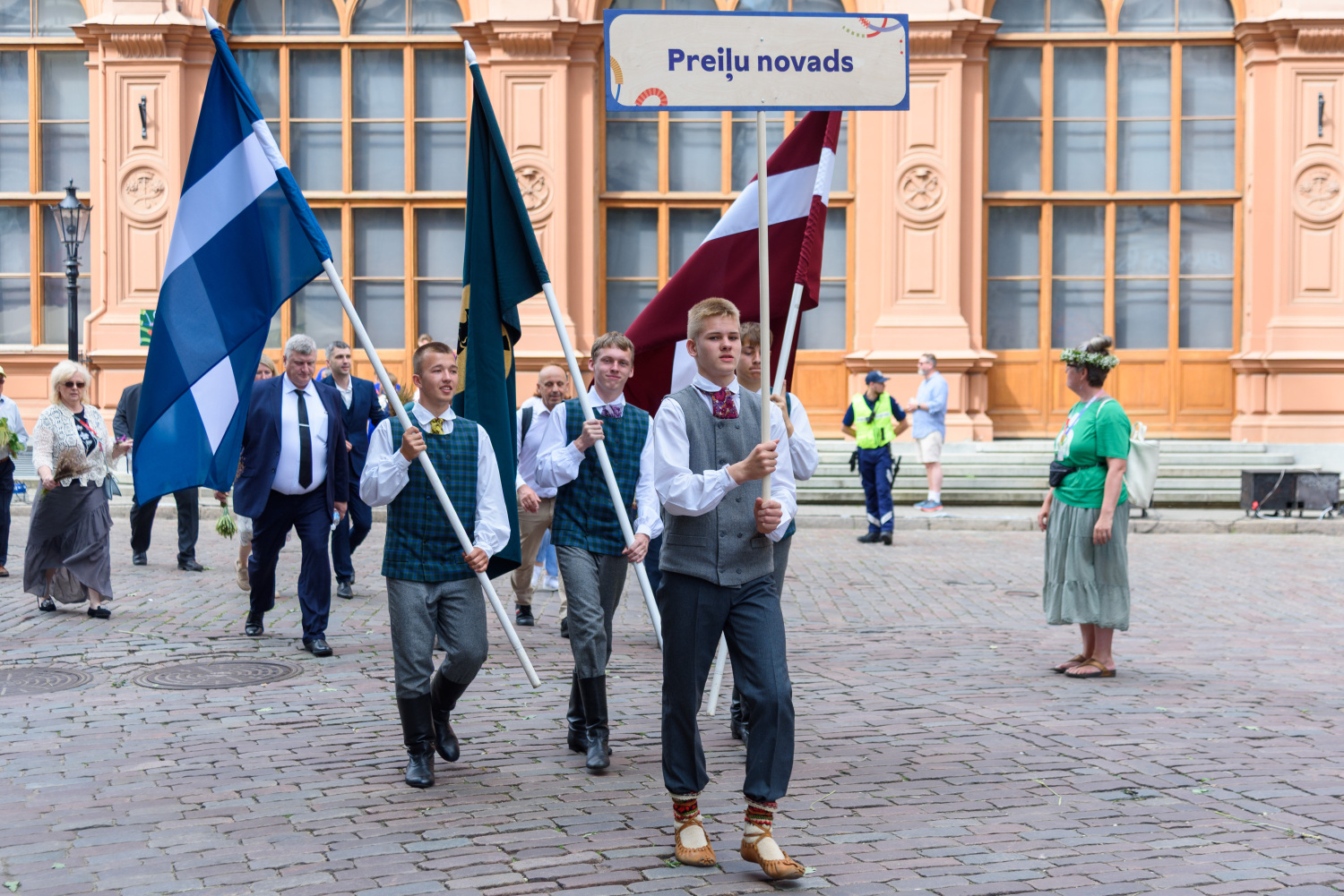 XIII Latvijas Skolu jaunatnes dziesmu un deju svētki: Svētku gājiens 