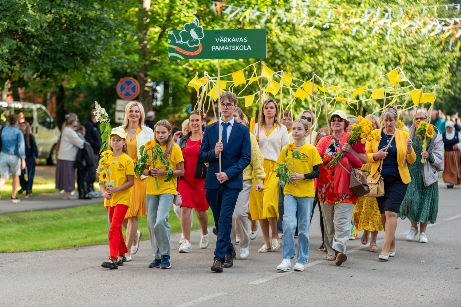 Preiļu pilsētas svētku gājiens “Pievieno sev sauli!”