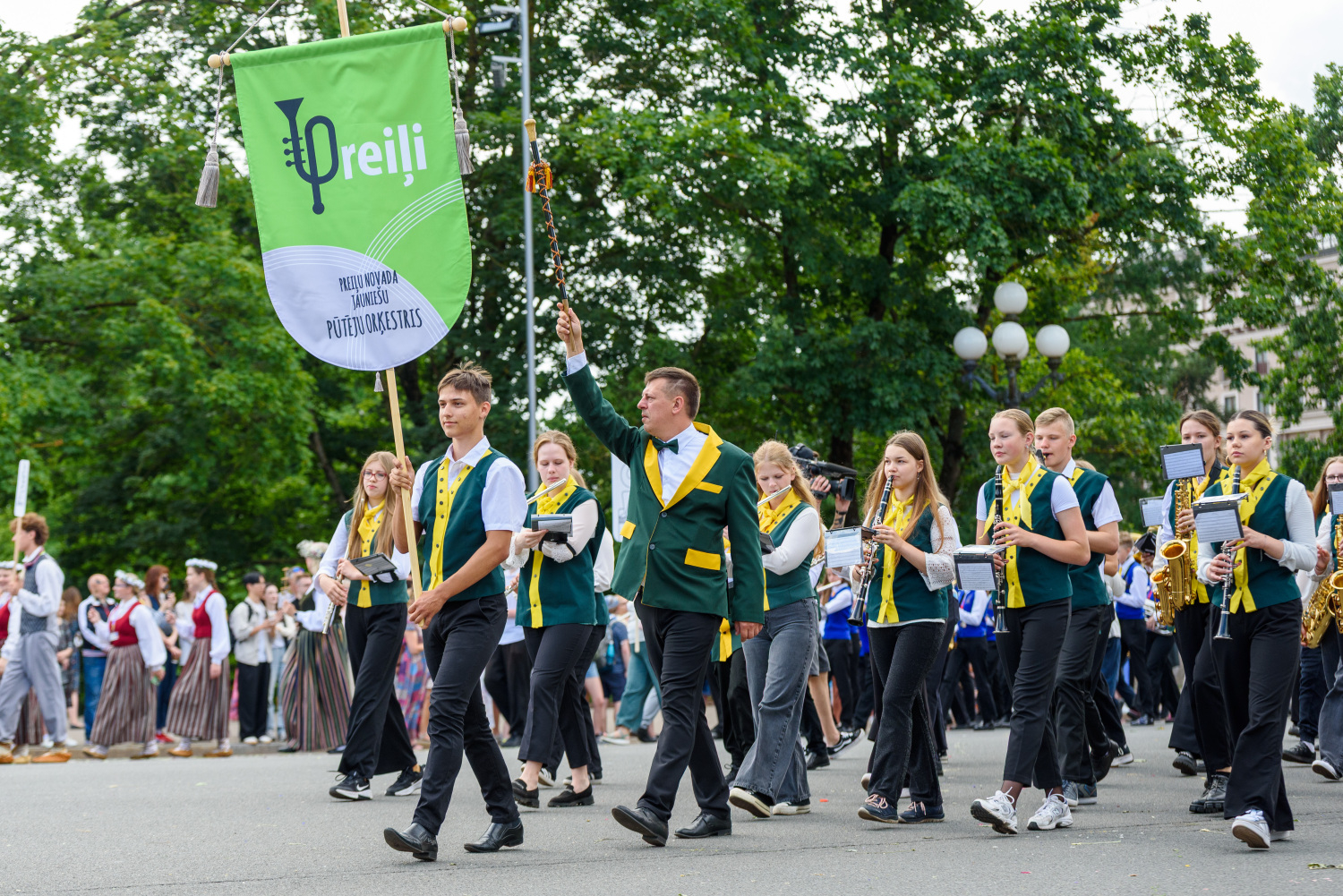 XIII Latvijas Skolu jaunatnes dziesmu un deju svētki: Svētku gājiens 