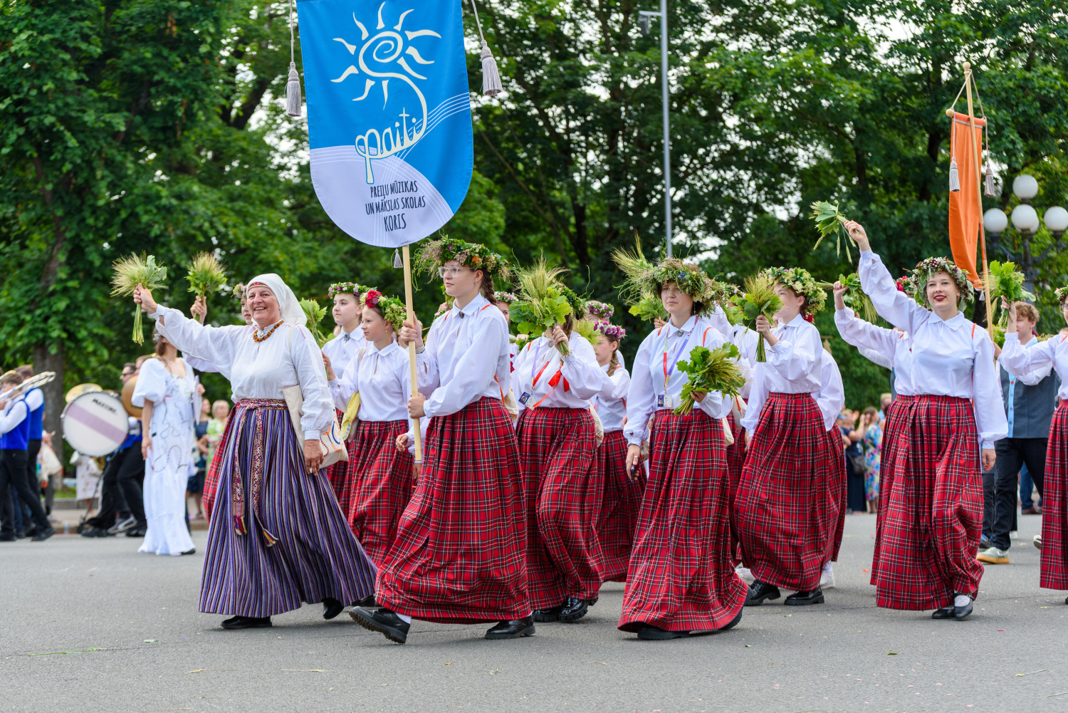 XIII Latvijas Skolu jaunatnes dziesmu un deju svētki: Svētku gājiens 
