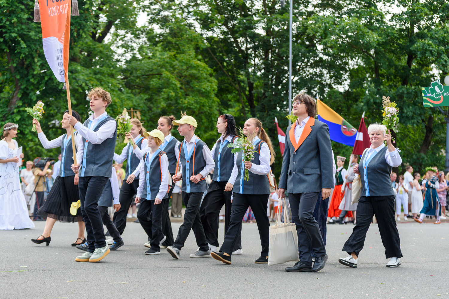 XIII Latvijas Skolu jaunatnes dziesmu un deju svētki: Svētku gājiens 