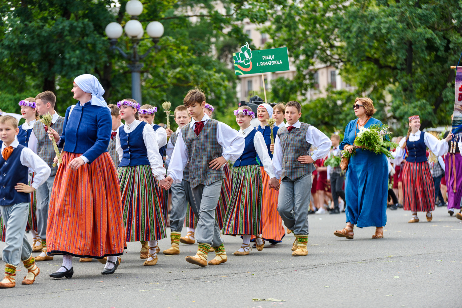 XIII Latvijas Skolu jaunatnes dziesmu un deju svētki: Svētku gājiens 
