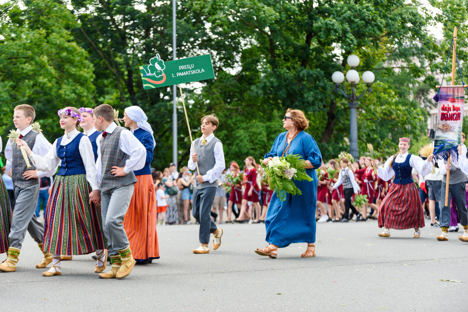 XIII Latvijas Skolu jaunatnes dziesmu un deju svētki: Svētku gājiens 