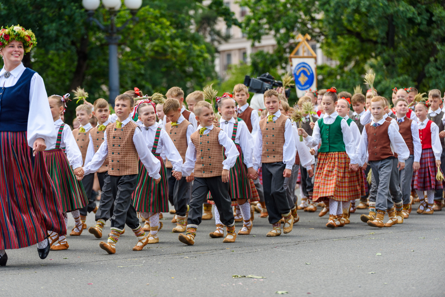 XIII Latvijas Skolu jaunatnes dziesmu un deju svētki: Svētku gājiens 