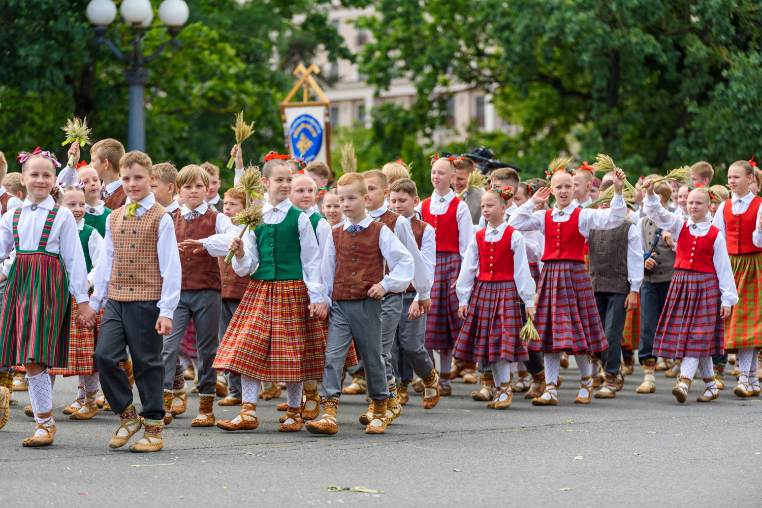 XIII Latvijas Skolu jaunatnes dziesmu un deju svētki: Svētku gājiens 