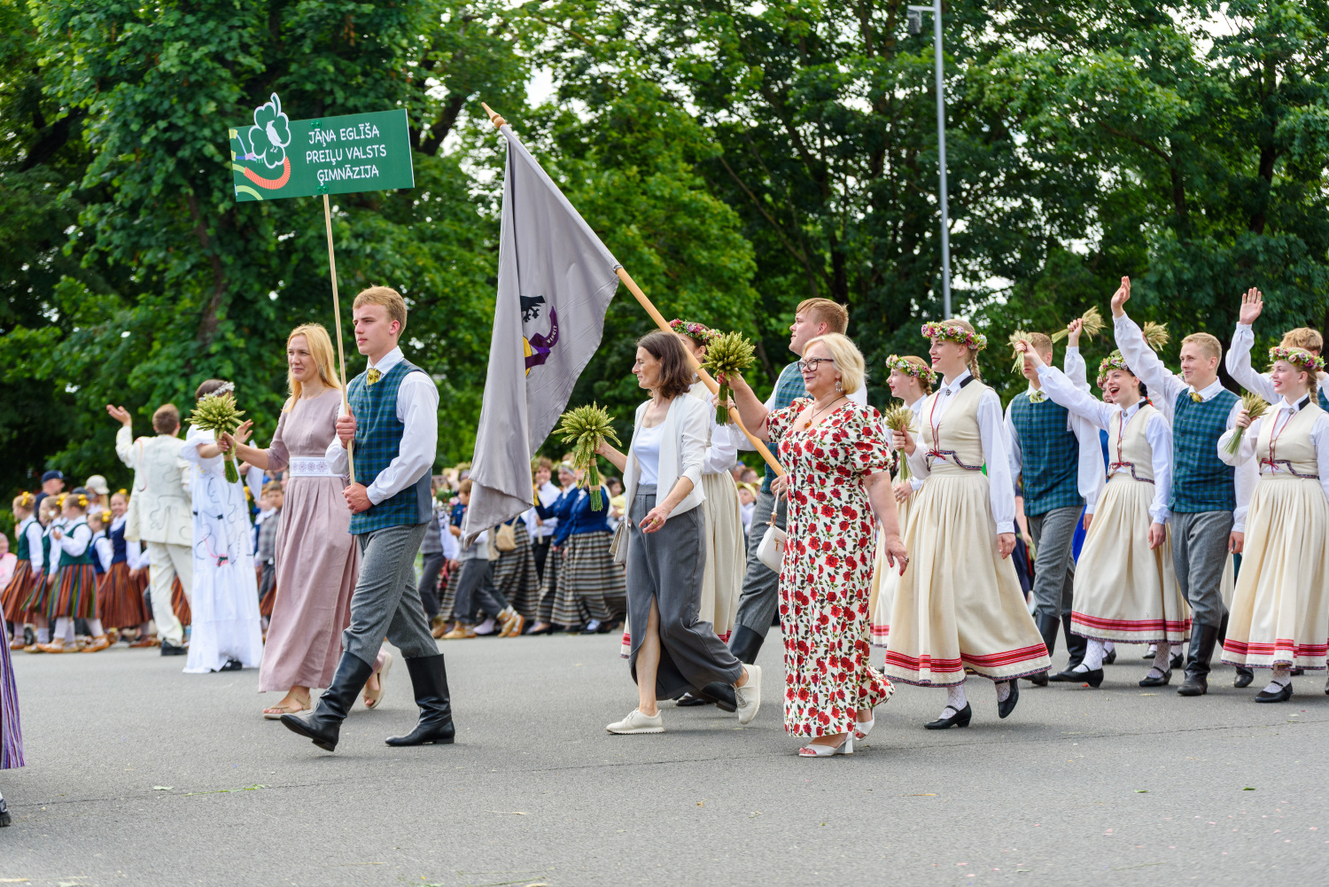 XIII Latvijas Skolu jaunatnes dziesmu un deju svētki: Svētku gājiens 