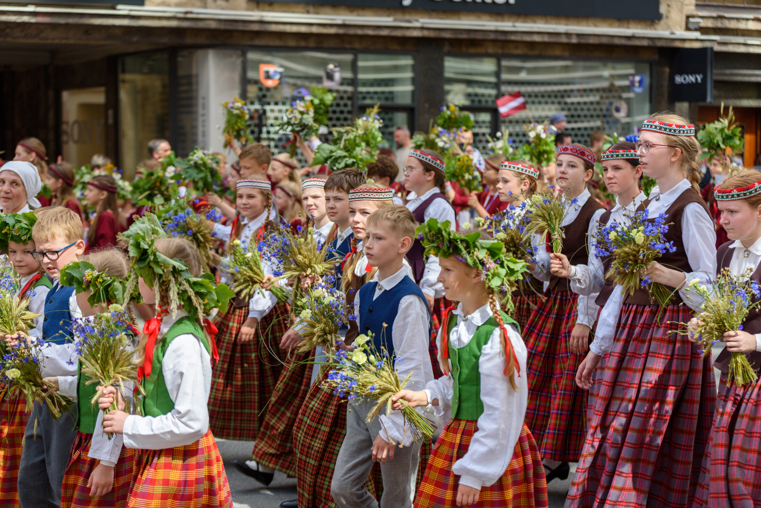 XIII Latvijas Skolu jaunatnes dziesmu un deju svētki: Svētku gājiens 