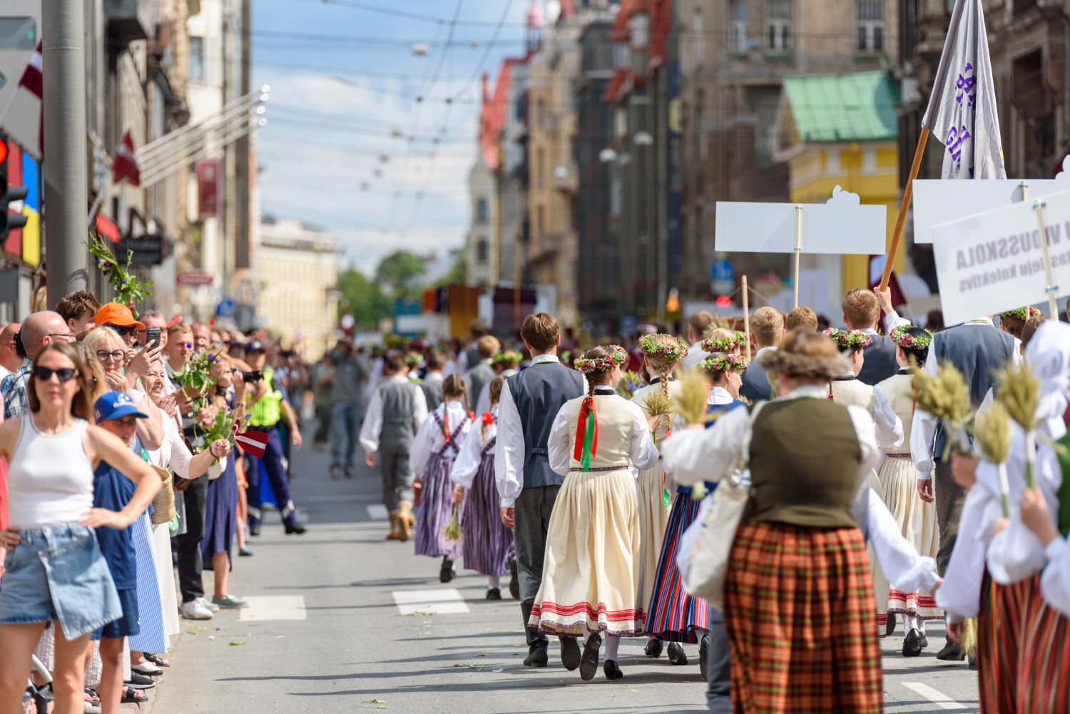 XIII Latvijas Skolu jaunatnes dziesmu un deju svētki: Svētku gājiens 