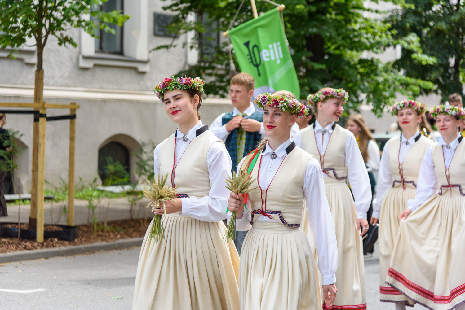 XIII Latvijas Skolu jaunatnes dziesmu un deju svētki: Svētku gājiens 