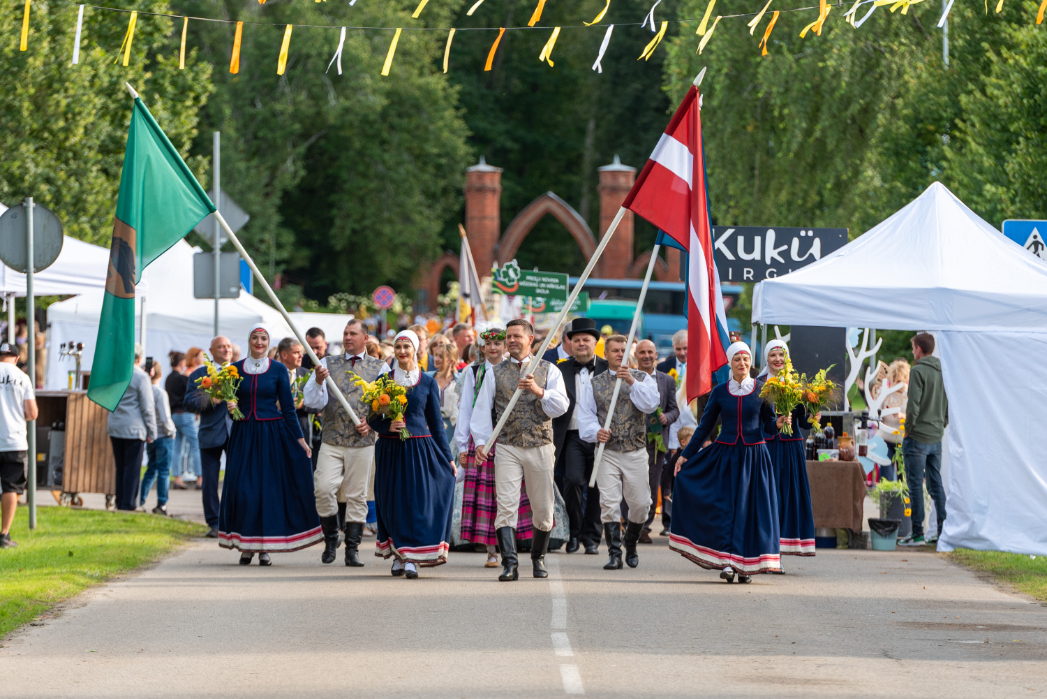 Preiļu pilsētas svētku gājiens “Pievieno sev sauli!”