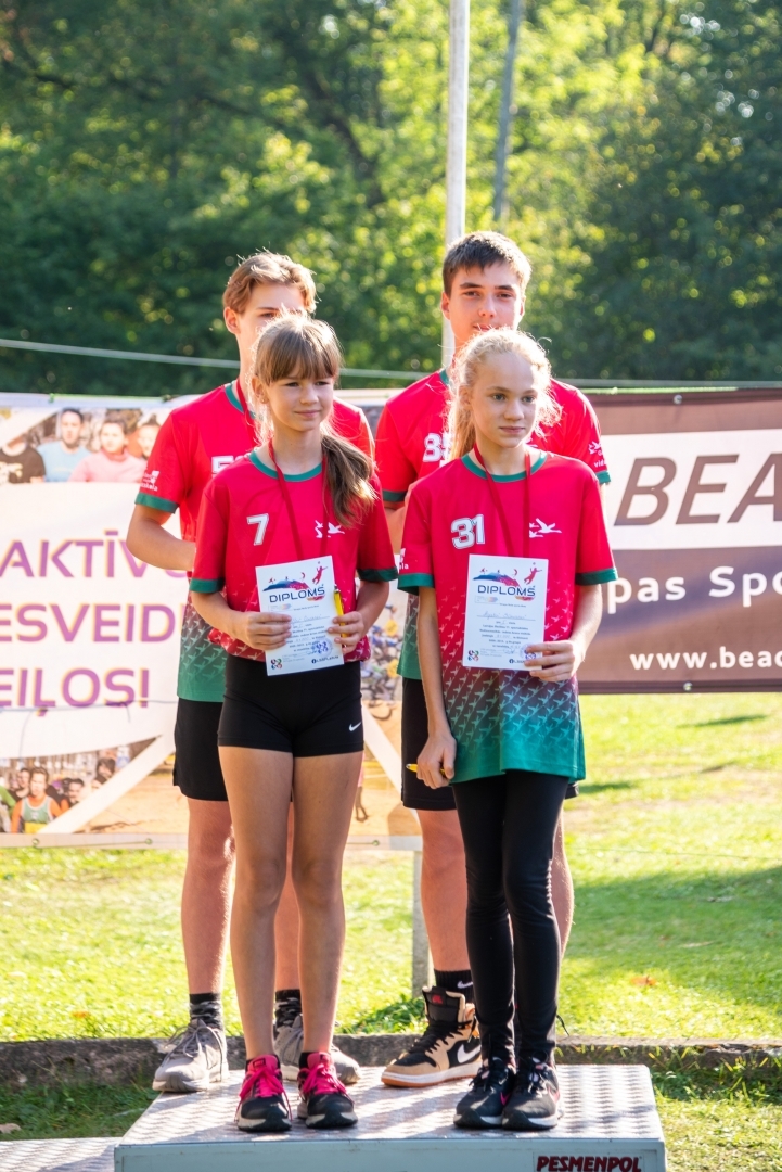 Latvijas skolēnu 77. spartakiāde rudens krosa stafetēs