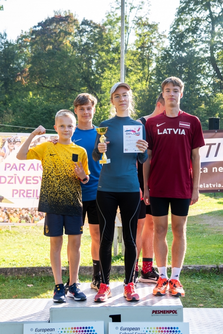 Latvijas skolēnu 77. spartakiāde rudens krosa stafetēs