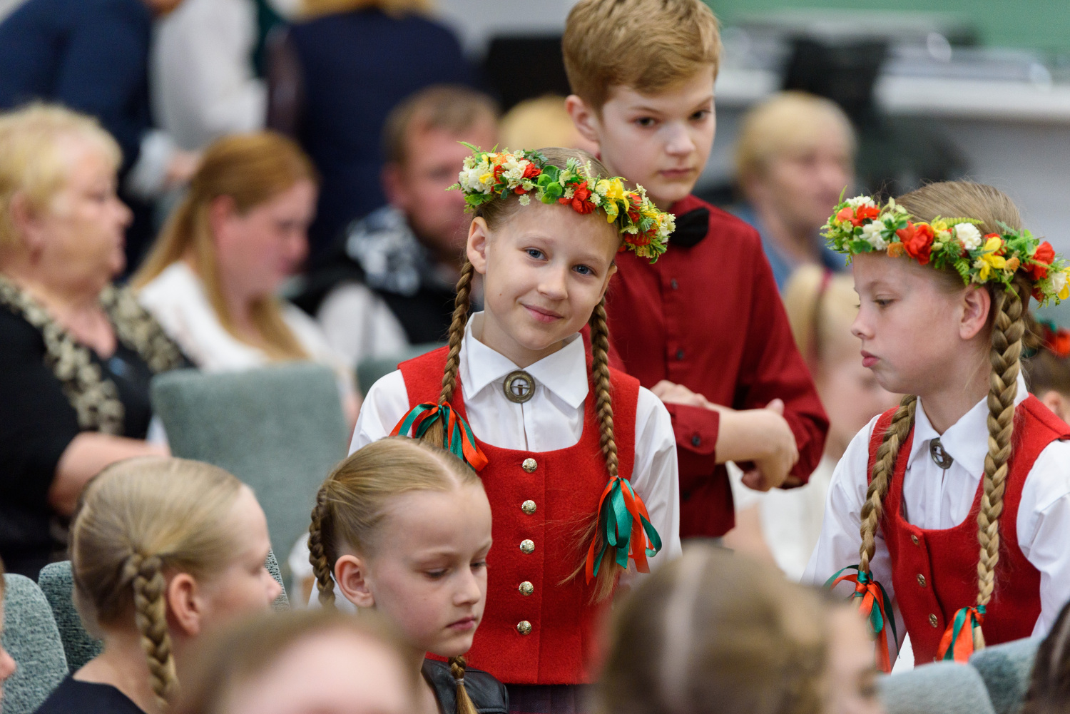 XIII Latvijas Skolu jaunatnes dziesmu un deju svētku ieskaņas koncerts “Dziesmā un dejā savīties”