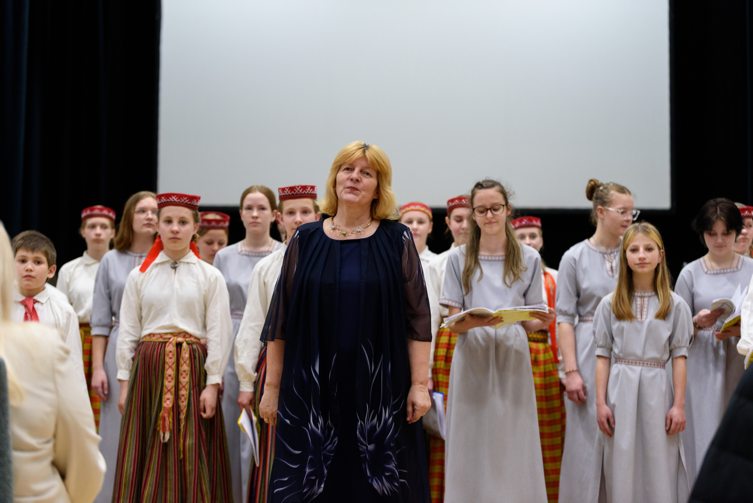 XIII Latvijas Skolu jaunatnes dziesmu un deju svētku ieskaņas koncerts “Dziesmā un dejā savīties”