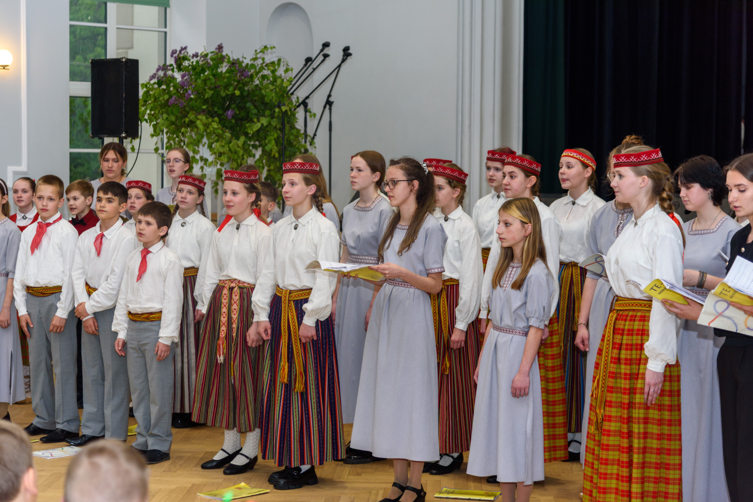 XIII Latvijas Skolu jaunatnes dziesmu un deju svētku ieskaņas koncerts “Dziesmā un dejā savīties”