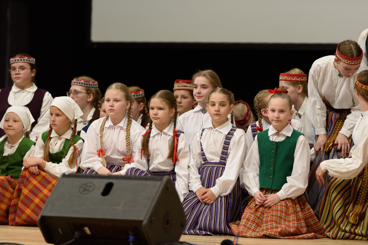 XIII Latvijas Skolu jaunatnes dziesmu un deju svētku ieskaņas koncerts “Dziesmā un dejā savīties”