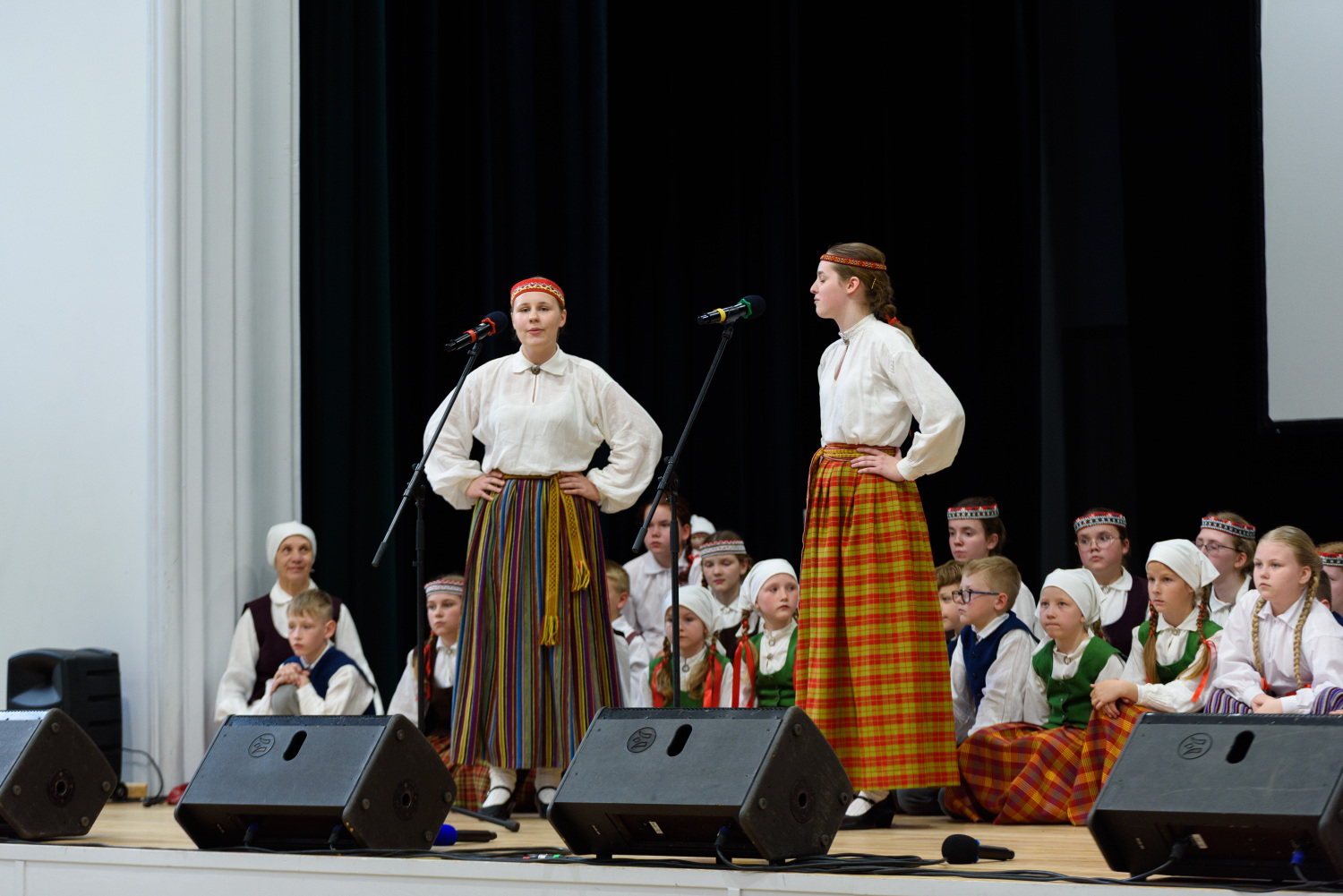 XIII Latvijas Skolu jaunatnes dziesmu un deju svētku ieskaņas koncerts “Dziesmā un dejā savīties”