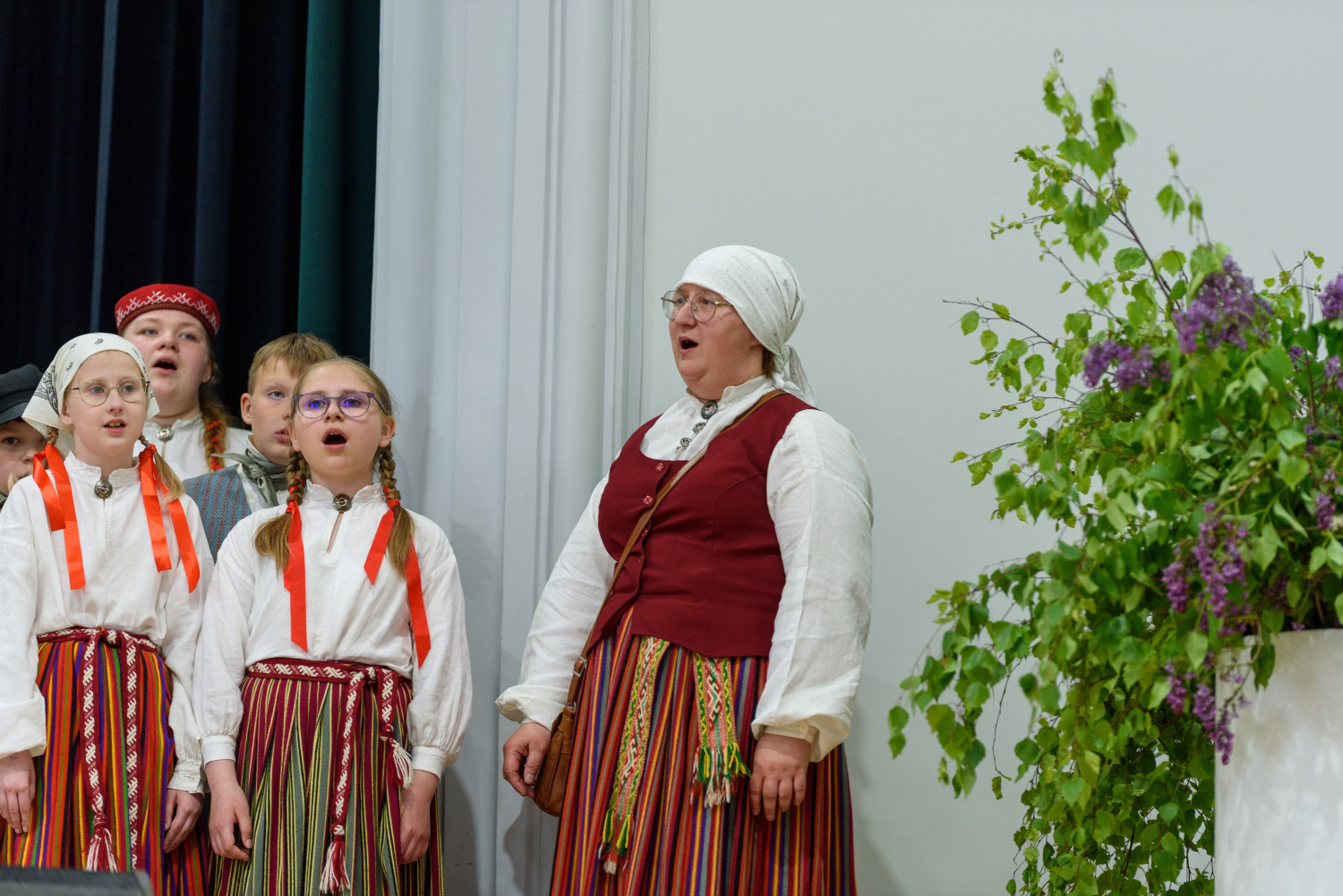 XIII Latvijas Skolu jaunatnes dziesmu un deju svētku ieskaņas koncerts “Dziesmā un dejā savīties”