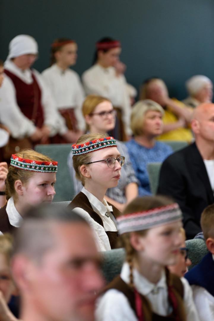 XIII Latvijas Skolu jaunatnes dziesmu un deju svētku ieskaņas koncerts “Dziesmā un dejā savīties”