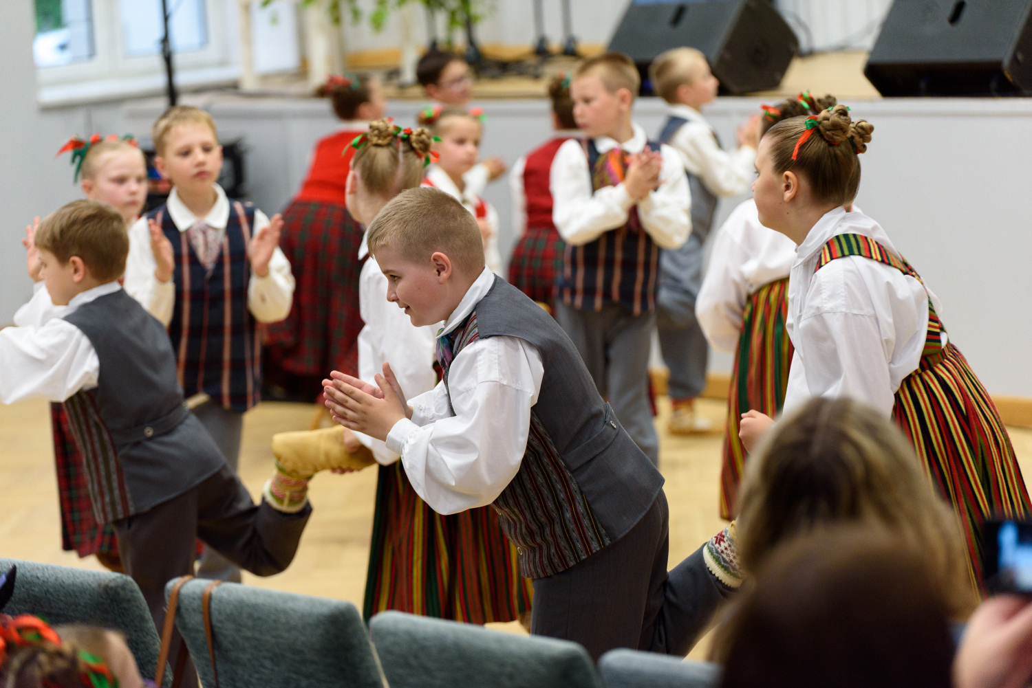 XIII Latvijas Skolu jaunatnes dziesmu un deju svētku ieskaņas koncerts “Dziesmā un dejā savīties”
