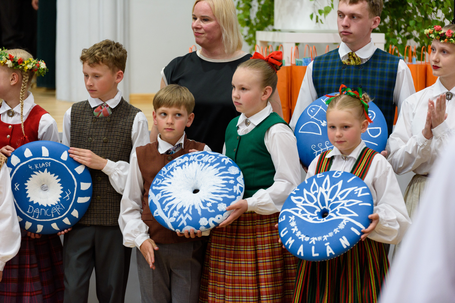 XIII Latvijas Skolu jaunatnes dziesmu un deju svētku ieskaņas koncerts “Dziesmā un dejā savīties”